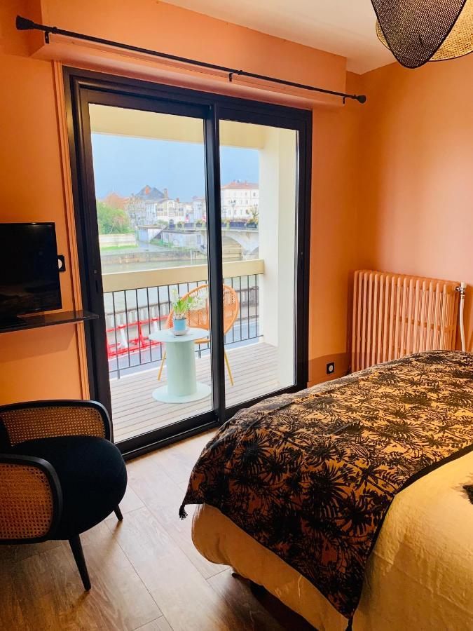 "Au Fil De La Charente" - Coeur De Saintes - Wifi Clim - Classe 4 Etoiles - 4 Pers Екстер'єр фото